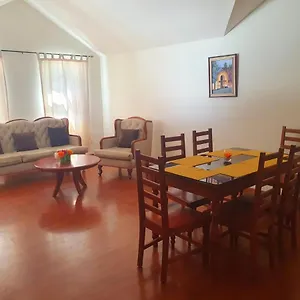Aeropuerto La Aurora Apartment